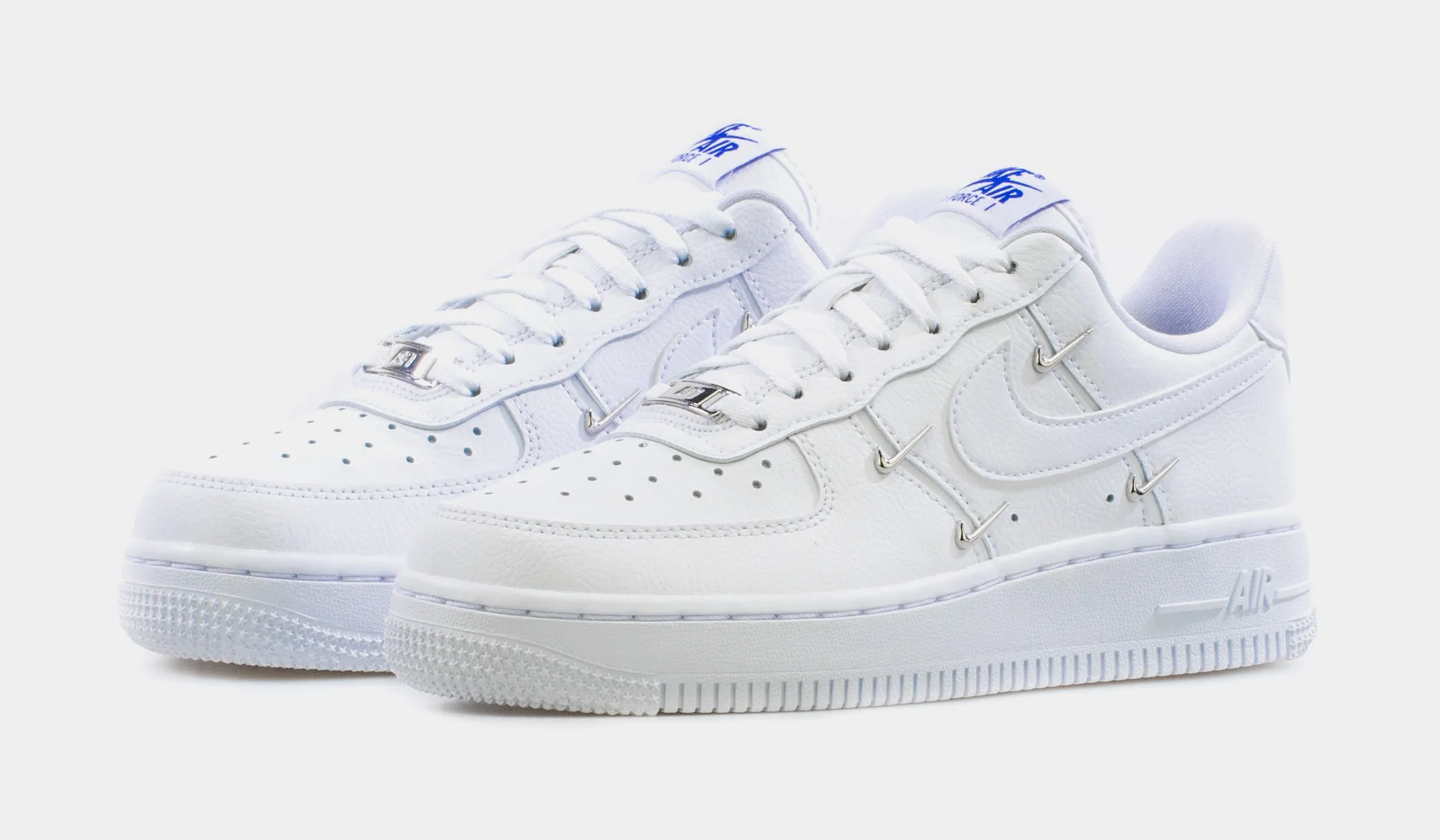 Air Force 1 LX Womens Lifestyle Shoe (White)