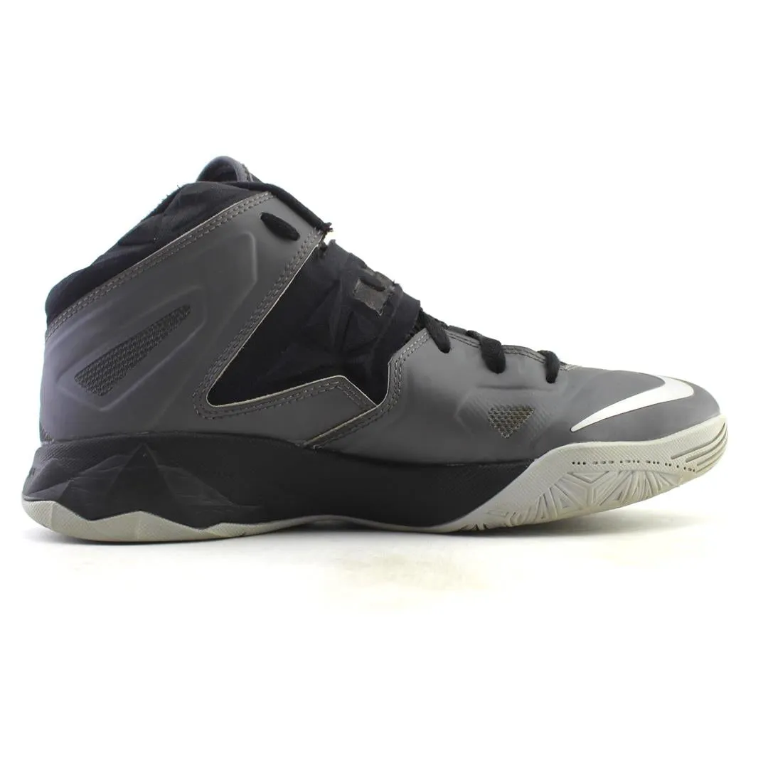 NIKE  LEBRON ZOOM SOLDIER 7