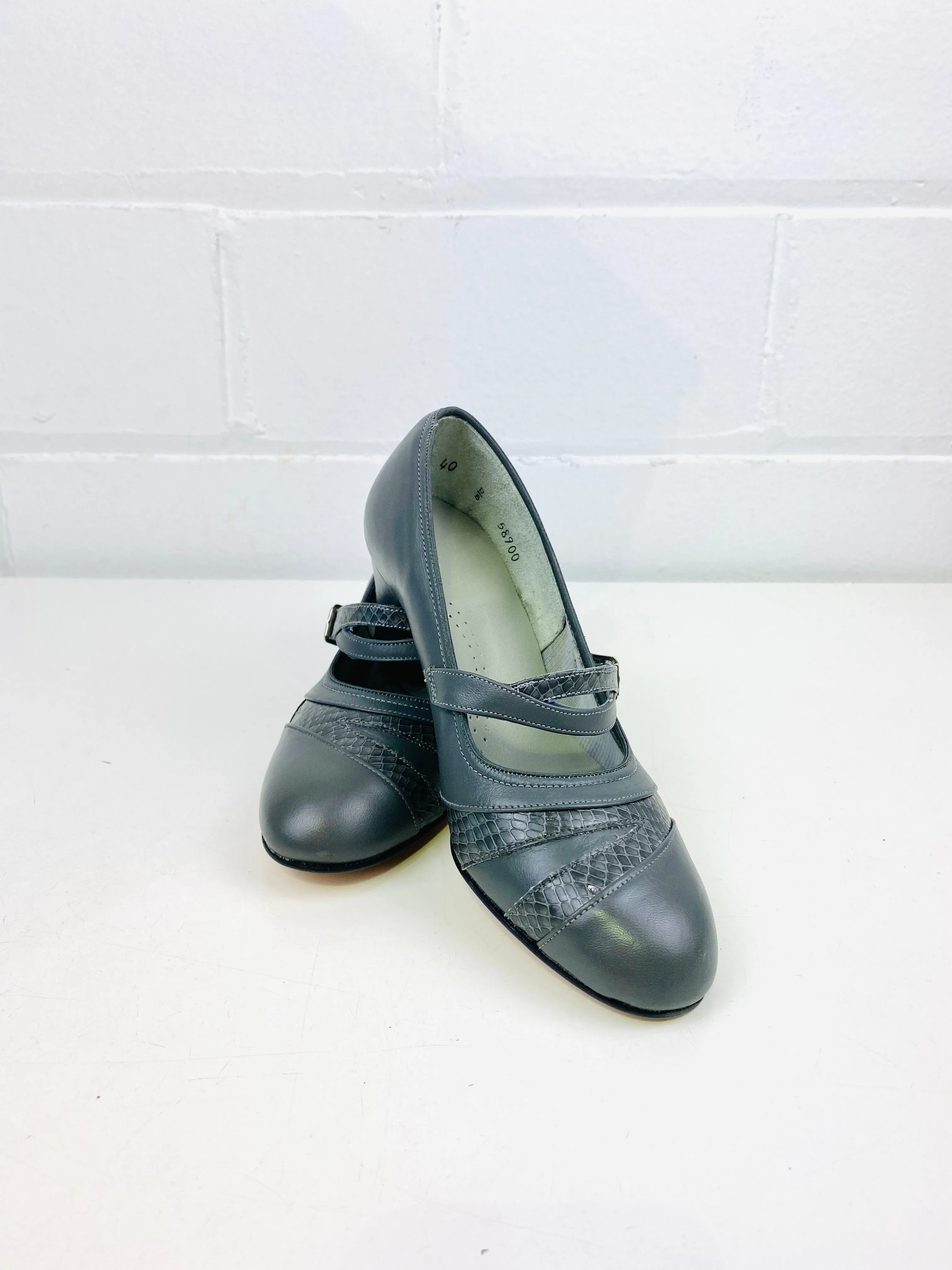 Vintage Deadstock Shoes, Women's 1980s Grey Leather Mid-Heel Pumps, NOS, 8292