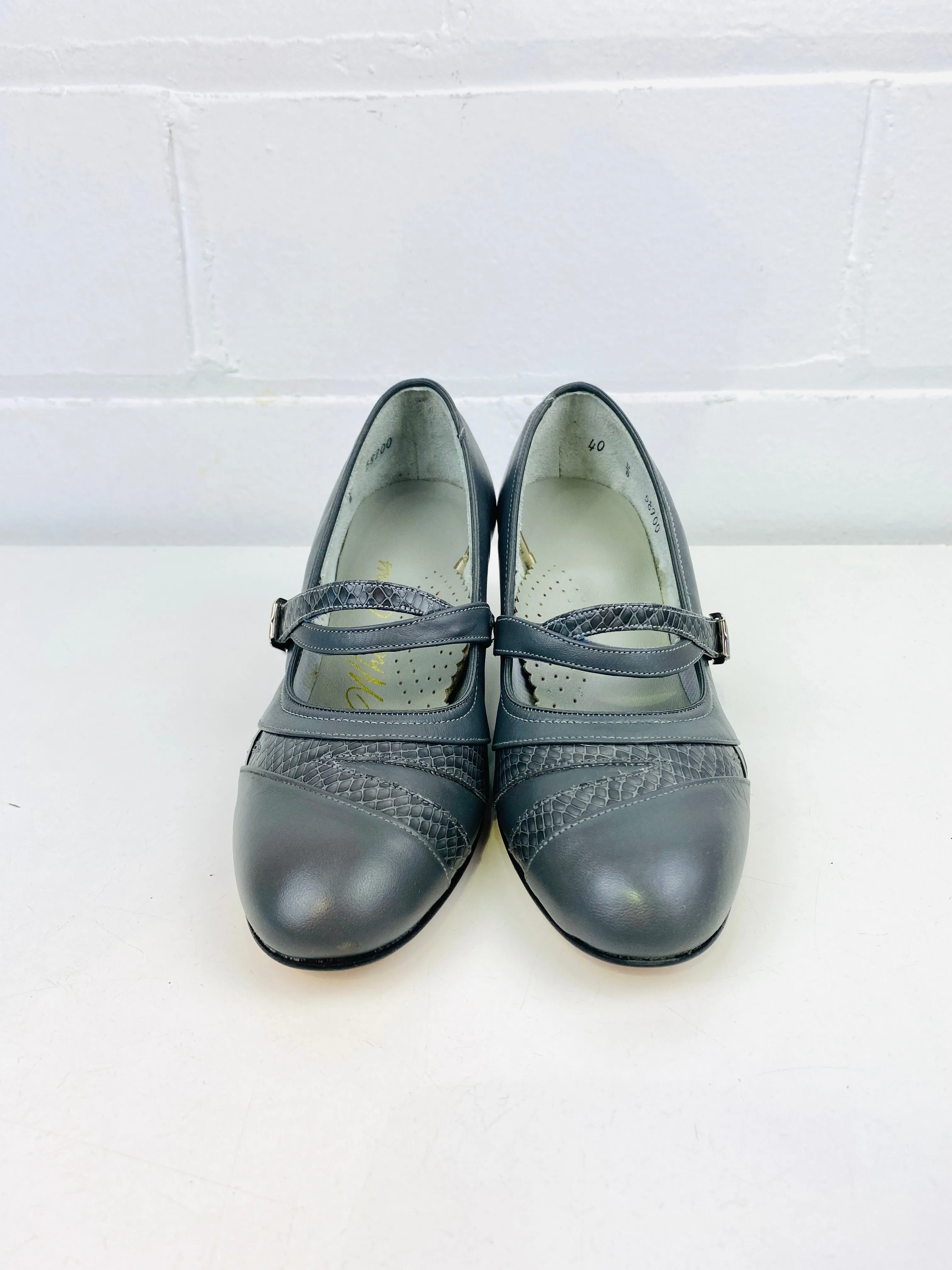 Vintage Deadstock Shoes, Women's 1980s Grey Leather Mid-Heel Pumps, NOS, 8292